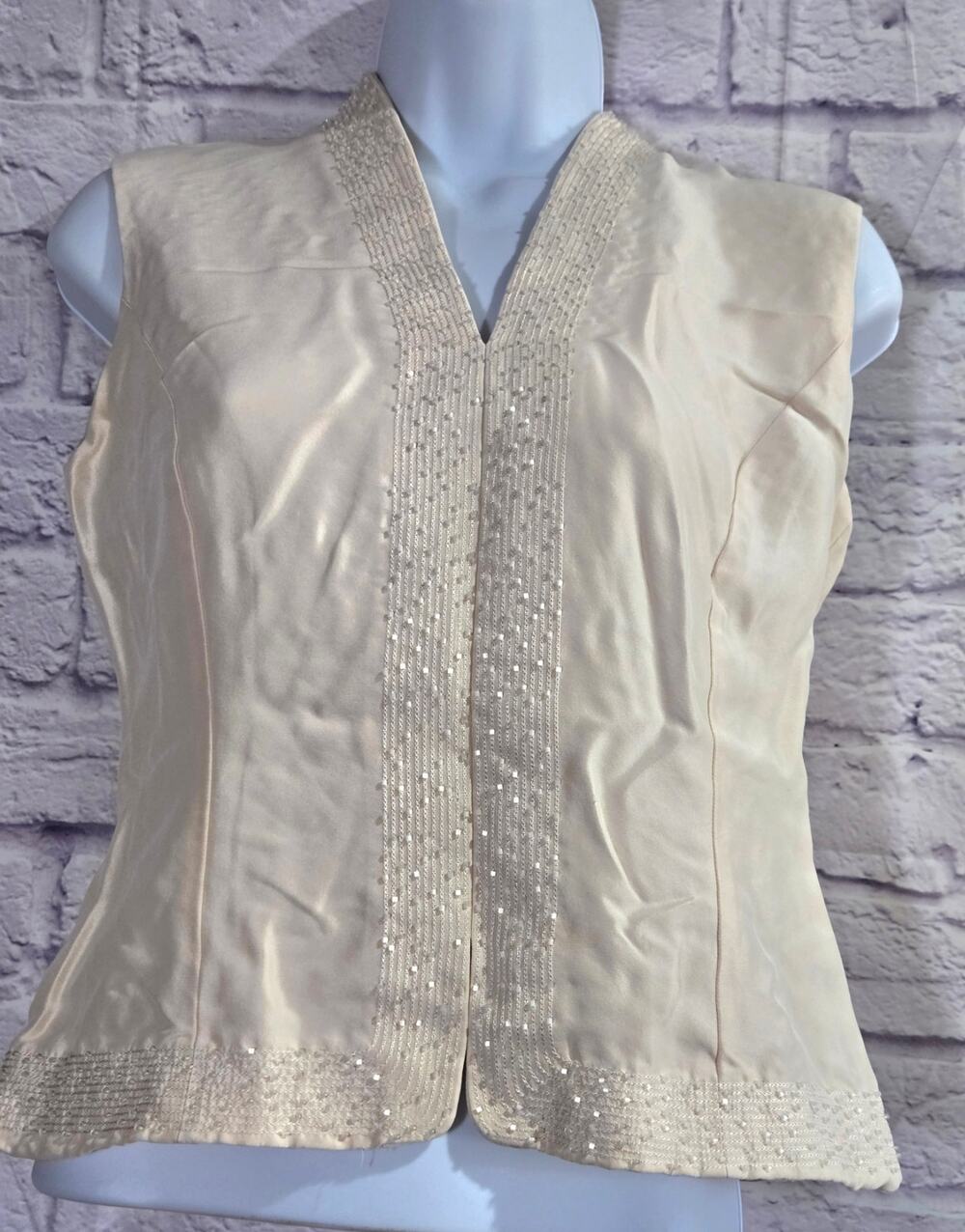 Ann Taylor Cream Beaded Sleeveless Top 4 Silk Lined Side Zipper Closure
